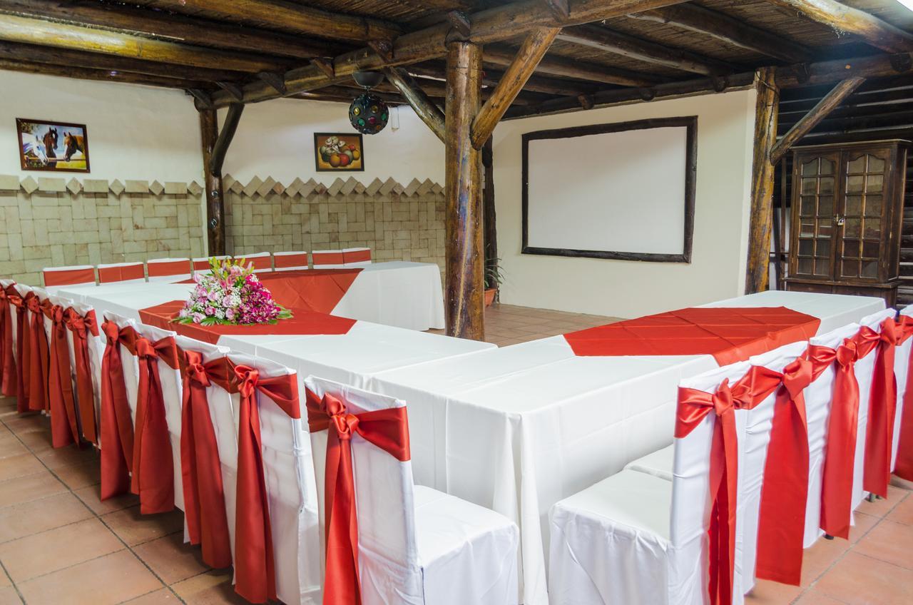 Hotel Bambu Ріобамба Екстер'єр фото